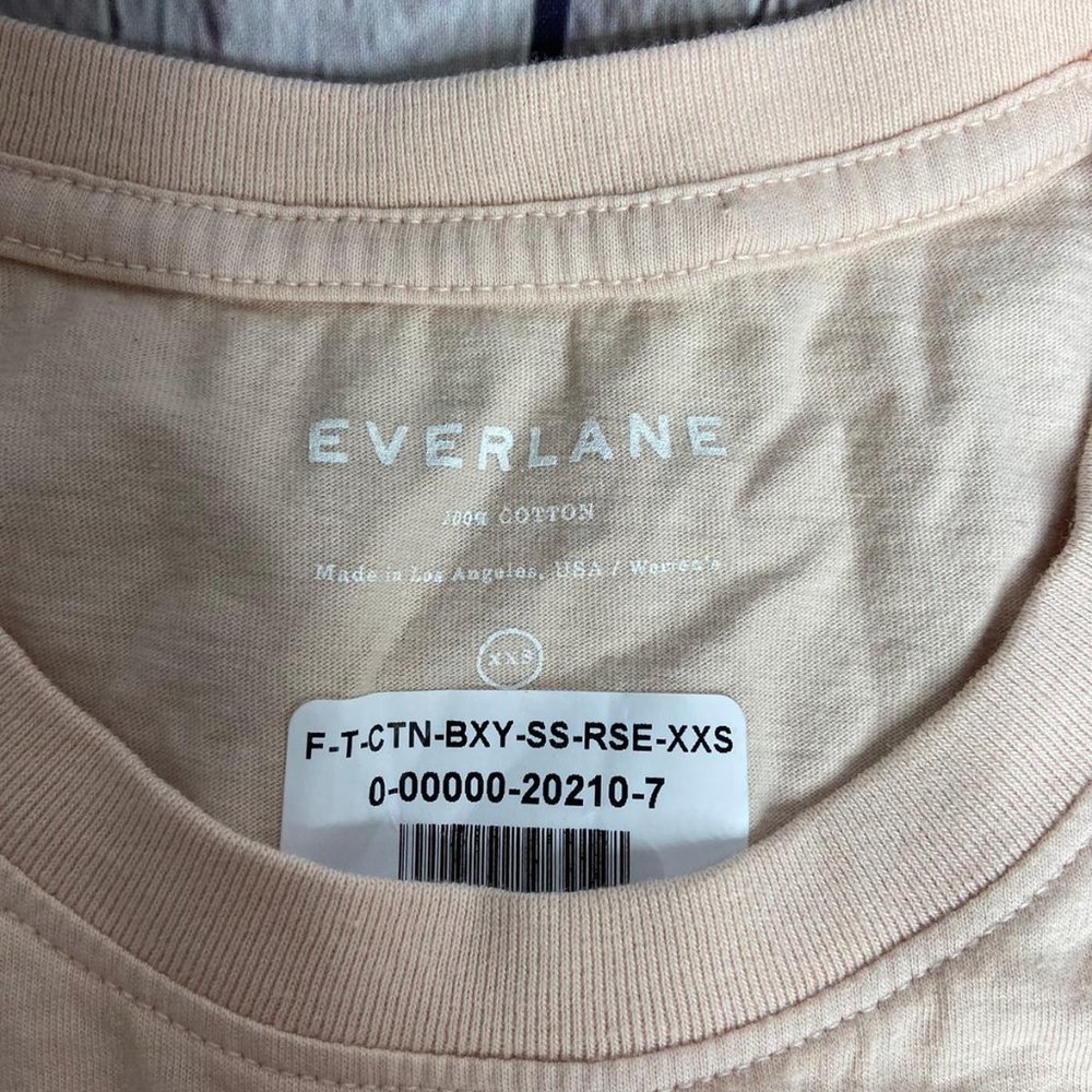 Everlane Women's  Light Peach Pocket T-Shirt - Picture 2 of 2